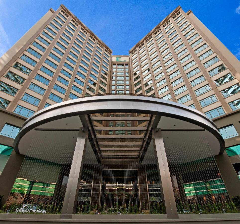 Eastin Hotel Kuala Lumpur Petaling Jaya Eksteriør bilde The entrance of the hotel