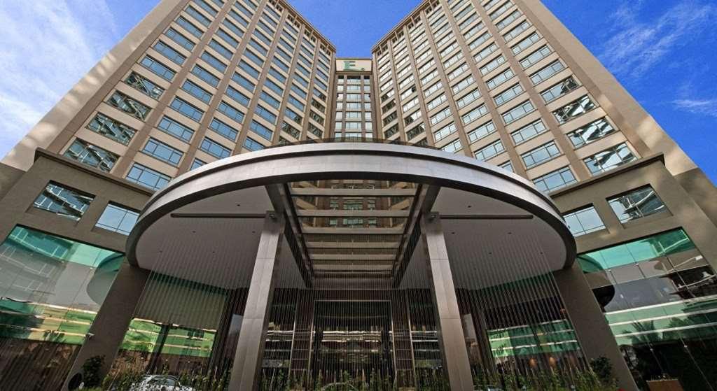 Eastin Hotel Kuala Lumpur Petaling Jaya Eksteriør bilde The entrance of the hotel