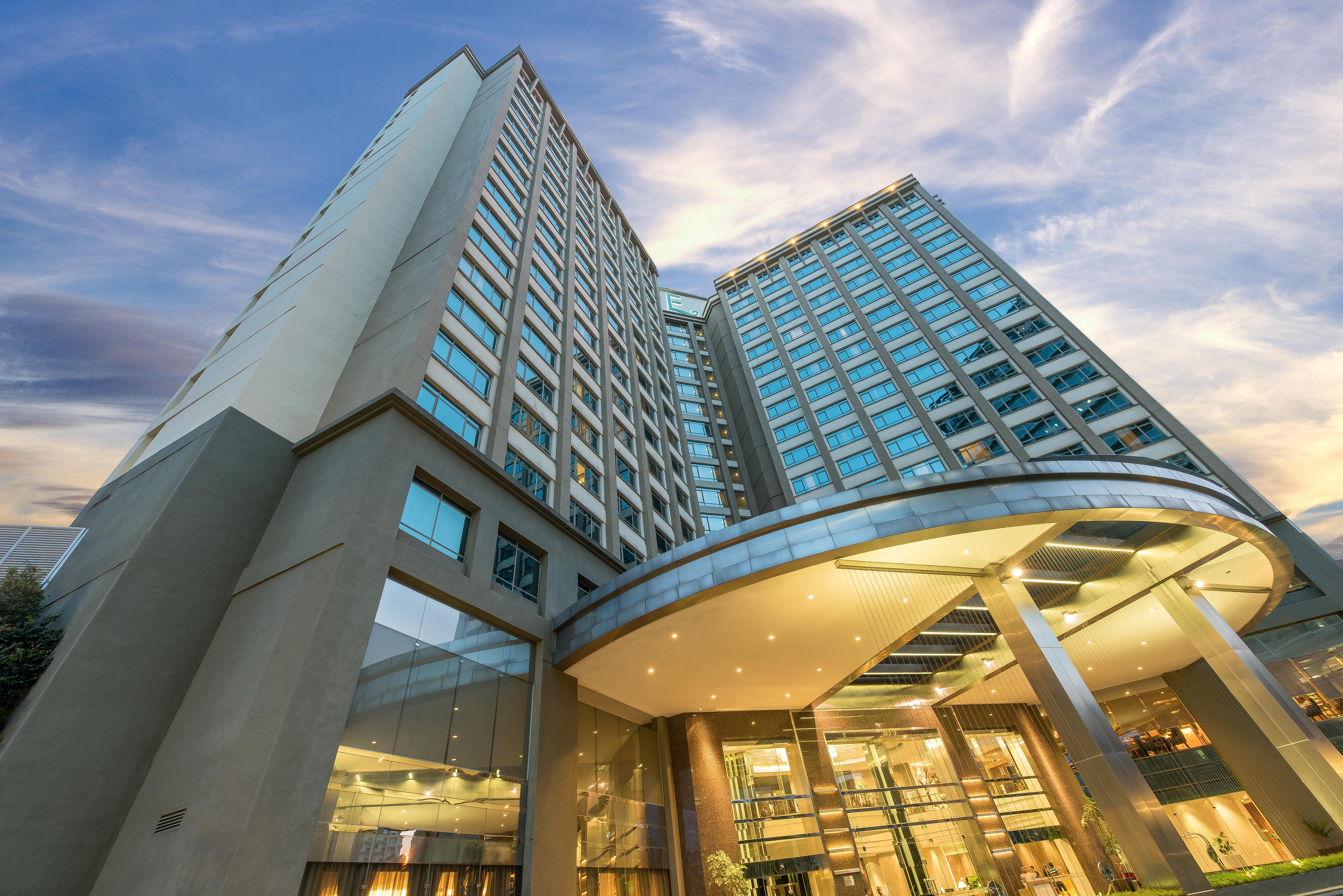 Eastin Hotel Kuala Lumpur Petaling Jaya Eksteriør bilde The hotel's main entrance
