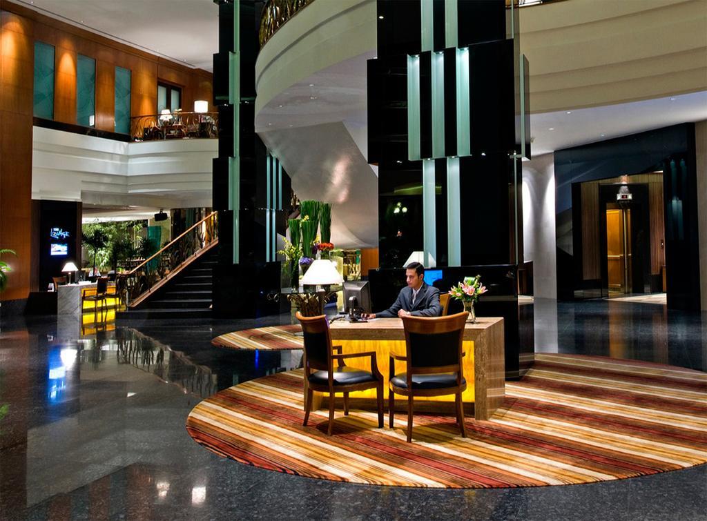 Eastin Hotel Kuala Lumpur Petaling Jaya Eksteriør bilde The lobby of the hotel
