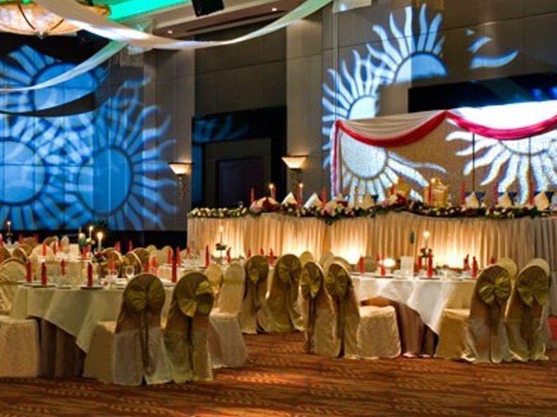 Eastin Hotel Kuala Lumpur Petaling Jaya Eksteriør bilde A wedding reception at a hotel